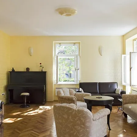 Sleeps 10 Pool Air Con Wifi Villa *