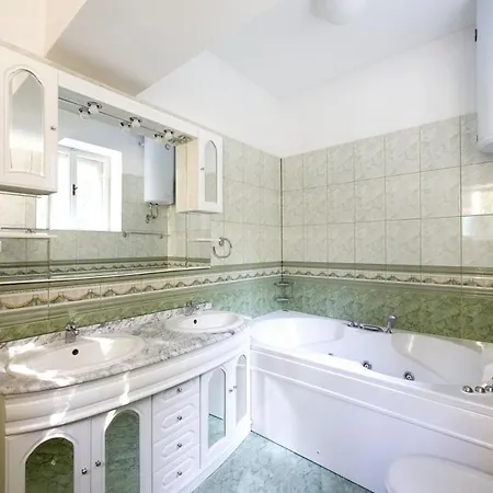 Sleeps 10 Pool Air Con Wifi Villa *