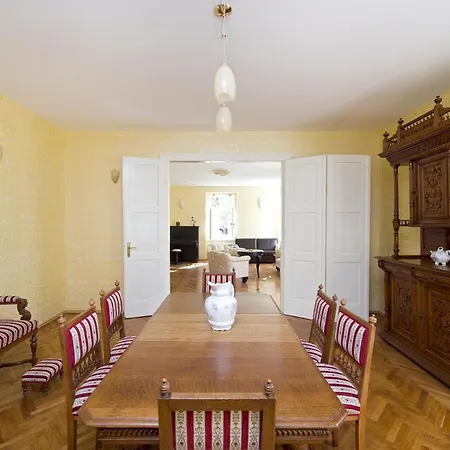 Sleeps 10 Pool Air Con Wifi Villa